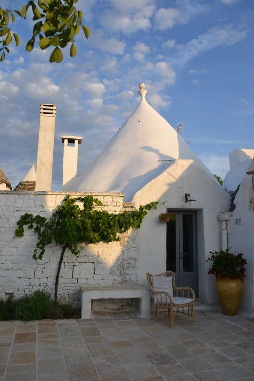 Trullo Piccola Contrada Pensionat Locorotondo Exteriör bild